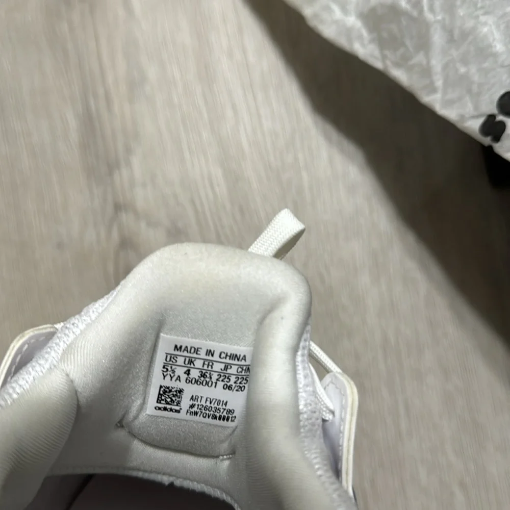 🎉Like New! Worn once Adidas Womens Shoes - Picture 8 of 11